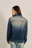 Chaqueta oversize de jean azul oscura con desgastes