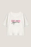 Camiseta unicolor crop top con texto bordado en frente