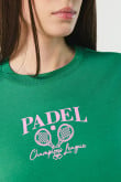 Camiseta verde intensa crop top oversize con diseño college