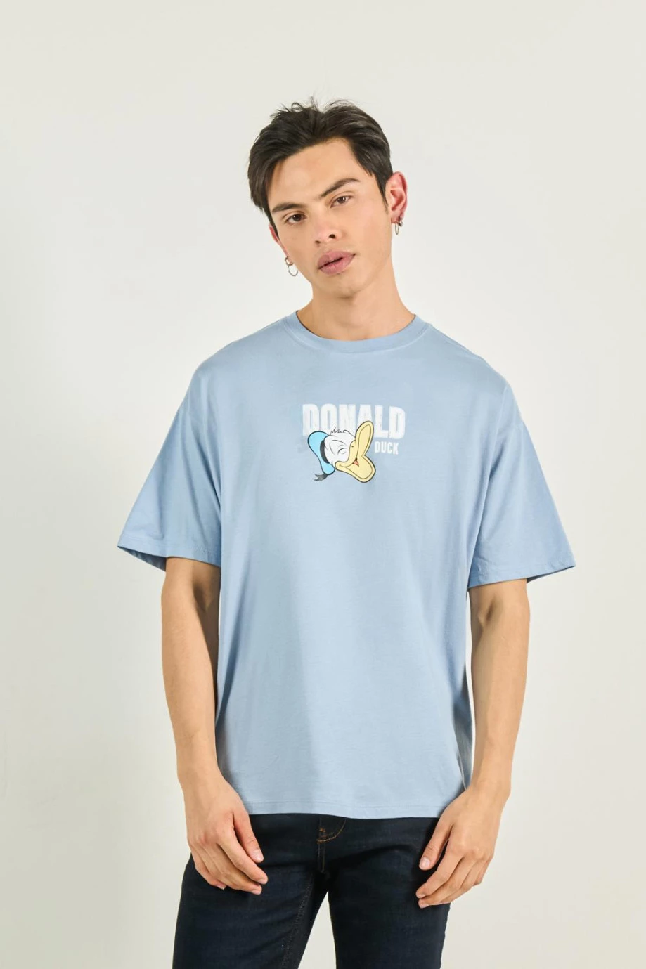 Camiseta oversize azul con diseños de Donald y manga corta