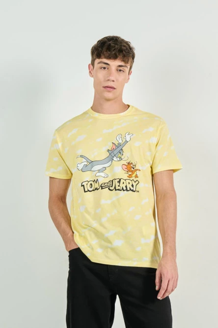 Camiseta manga corta amarilla tie dye y arte de Tom y Jerry