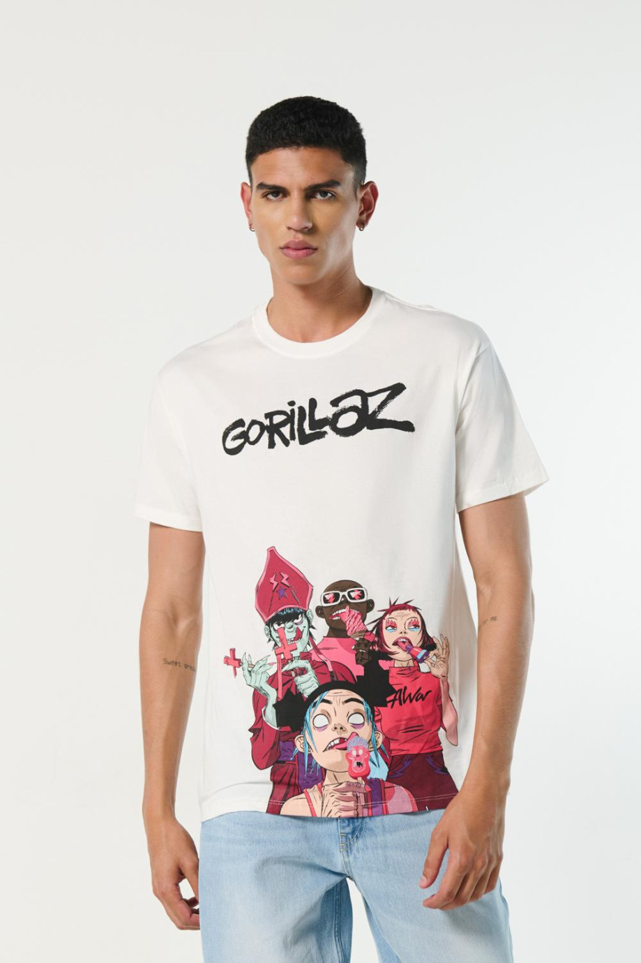 Camiseta manga corta crema con estampado de Gorillaz