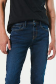 Jean súper skinny azul oscuro ajustado con tiro bajo