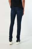 Jean súper skinny azul oscuro ajustado con tiro bajo