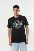 Camiseta negra con cuello redondo y diseño de Coca-Cola