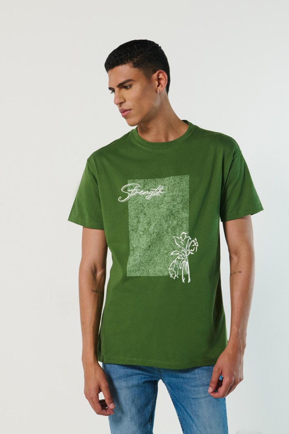 Camiseta unicolor con diseño de naturaleza y manga corta