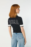 Camiseta azul crop top con arte college y cuello camisero