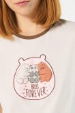 Camiseta crema manga corta con diseño de Escandalosos