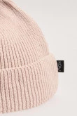 Gorro tejido rosado claro con doblez sencillo y bordado