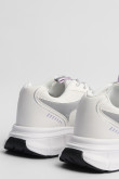 Tenis blancos tipo deportivos con contrastes lilas