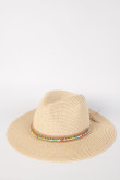 Sombrero fedora crema con cinta decorativa y ala plana