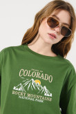 Camiseta oversize verde oscura crop top con diseño college