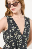 Vestido negro largo con manga sisa y diseños de flores