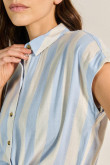 Blusa unicolor a rayas con manga corta y hombro rodado