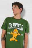 Camiseta manga corta con estampado de Garfield.