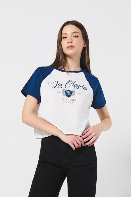 Camiseta college crema con manga ranglan corta azul