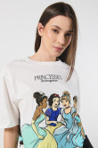 Camiseta crop top oversize con estampado en frente y espalda de Princesas.