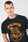 Camiseta negra cuello redondo con arte de Harry Potter