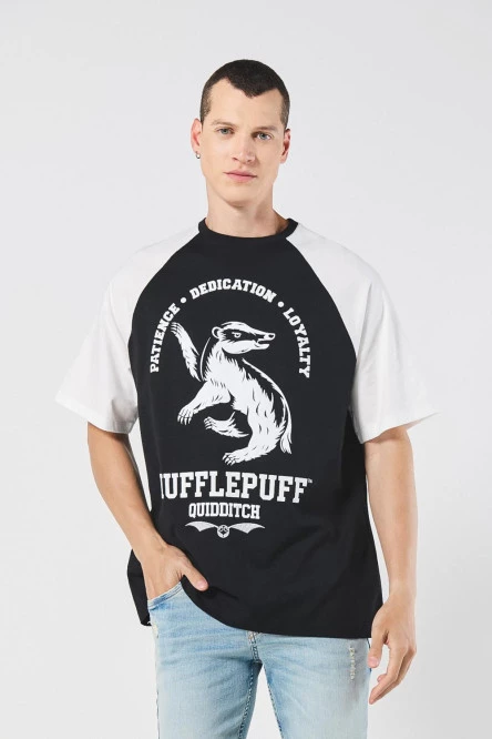 Camiseta manga corta oversize con estampado en frente de Harry Potter.