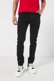 Jean ceñido skinny negro con tiro bajo y bolsillos