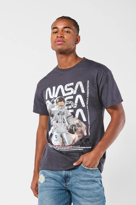 Camiseta de NASA gris intensa con cuello redondo