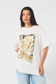 Camiseta oversize unicolor con diseño animal print brillante