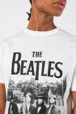 Camiseta manga corta con estampado en frente de The Beatles