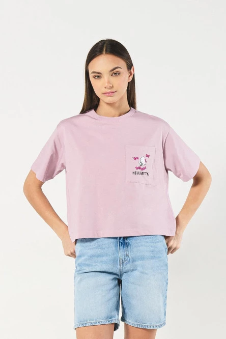 Camiseta oversize crop top lila con diseño de Hello Kitty