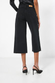 Jean culotte negro tiro alto con bota ancha corta