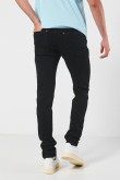 Jean tipo skinny negro con ajuste ceñido y tiro bajo