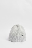 Gorro gris tejido en terciopelo con doblez ajustable