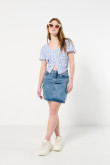 Blusa unicolor crop top estampada con cuello V