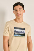 Camiseta unicolor cuello redondo con paisaje artístico