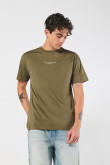 Camiseta cuello redondo verde con diseños esotéricos