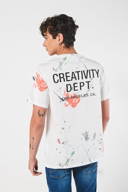 Camiseta crema cuello redondo con diseños artísticos