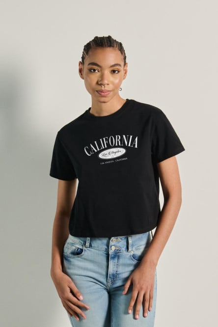 Camiseta crop top unicolor con texto college de California