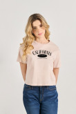 Camiseta crop top unicolor con texto college de California