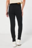 Jean jegging negro con tiro súper alto y bolsillos