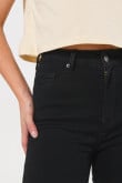 Jean jegging negro con tiro súper alto y bolsillos