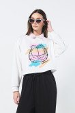 Buzo crema claro crop top con estampado de Garfield