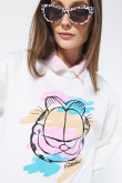 Buzo crema claro crop top con estampado de Garfield