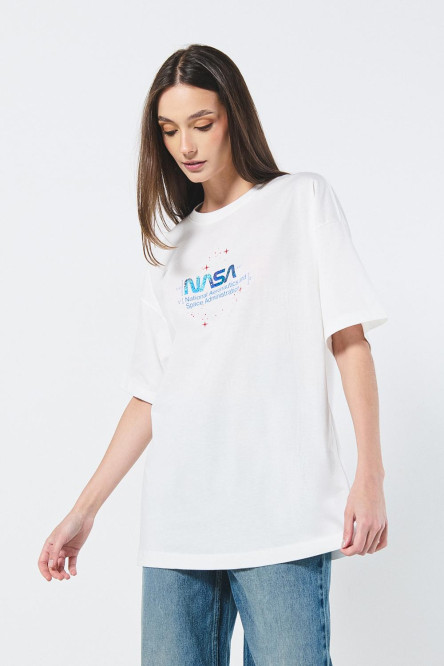 Camiseta oversize crema cuello redondo con diseño de NASA