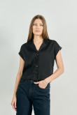 blusa-cuello-resort-con-hombro-rodado