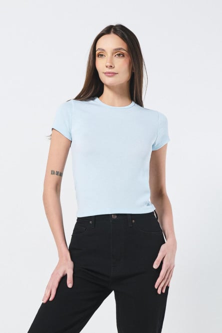 Camiseta unicolor en rib ajustada con cuello redondo