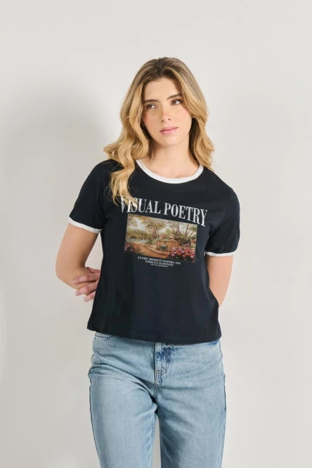 Camiseta unicolor con paisaje artístico y manga corta