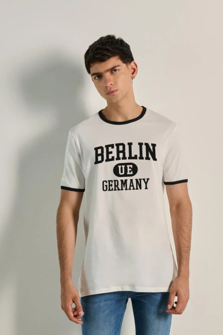 Camiseta college de Berlín unicolor con manga corta