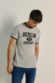 Camiseta college de Berlín unicolor con manga corta