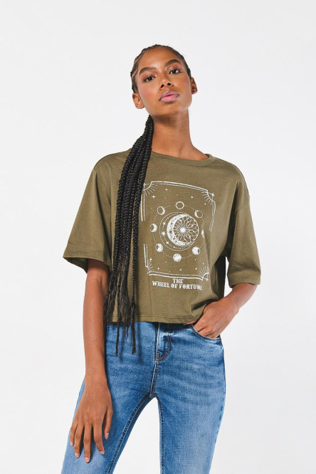 Camiseta oversize unicolor crop top con diseño cósmico