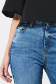 Jean jegging azul tiro alto con ajuste ceñido y desgastes