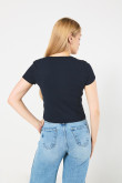 Camiseta crop top azul intensa con diseño de Snoopy